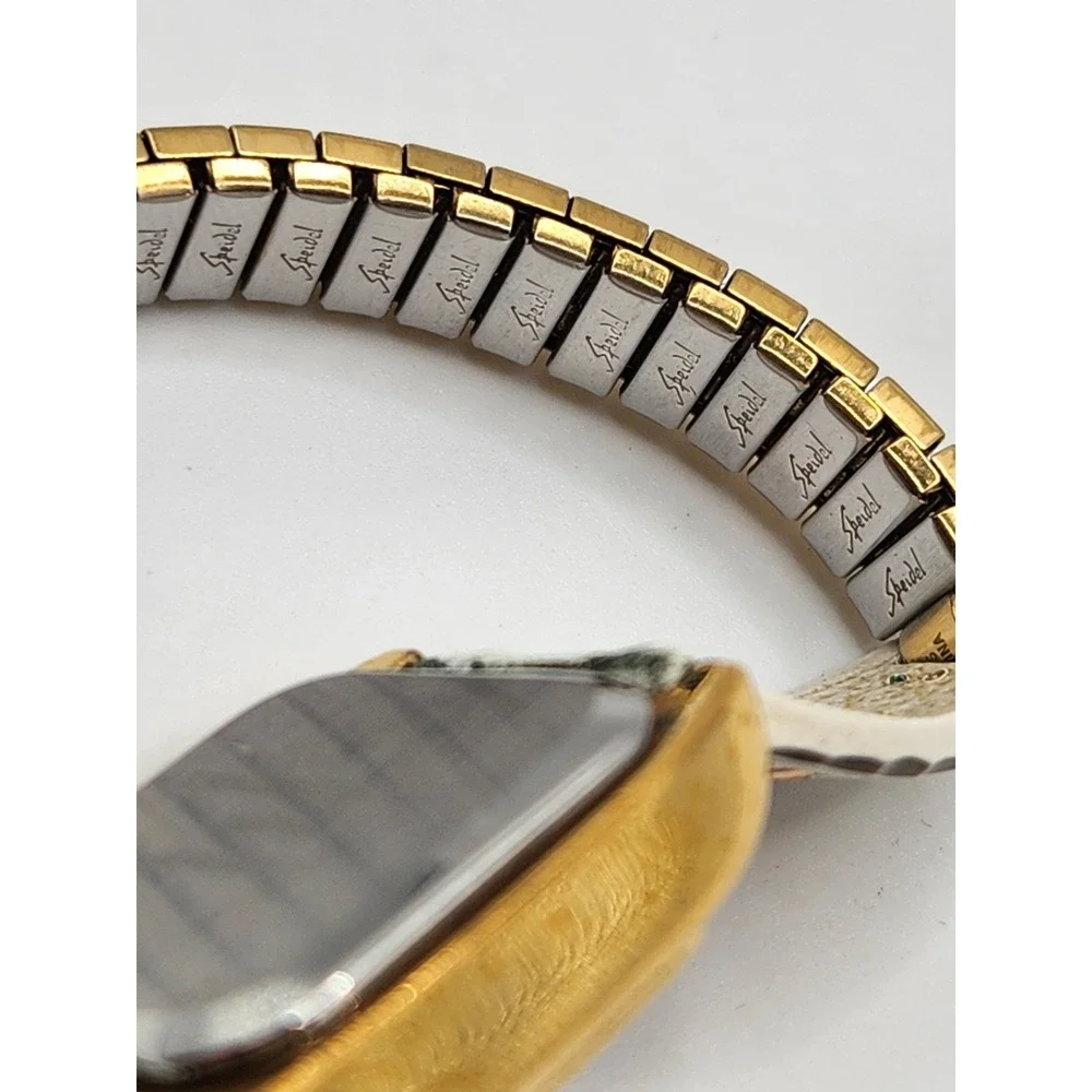 Black Hills Gold Wristwatch Tri-Colored Diamond Quartz Stretch White Leaf Band